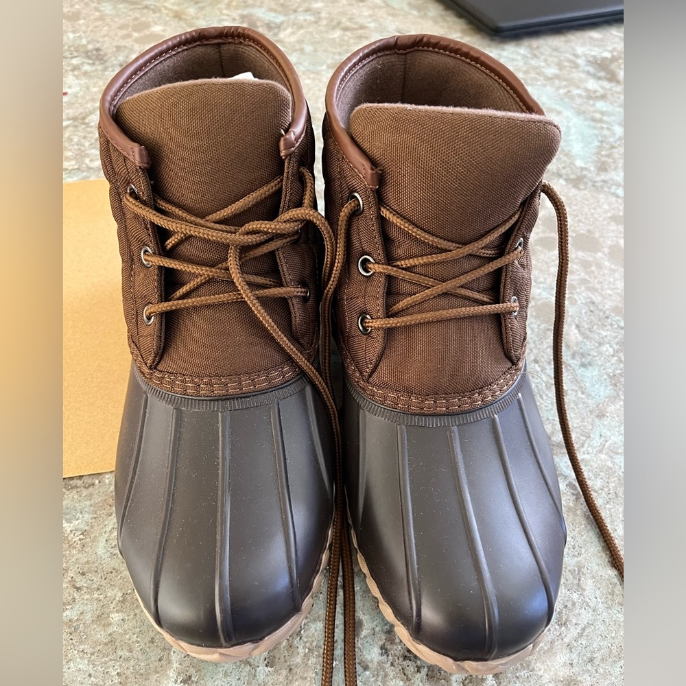 NWOT Denton flat heel ankle rain duck boots